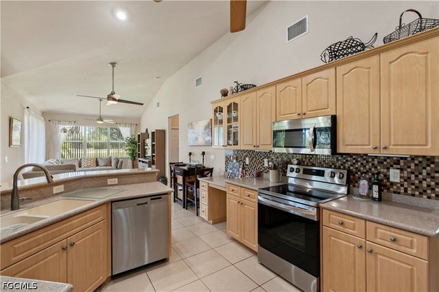 126 SW 39th PL, Cape Coral, FL 33991