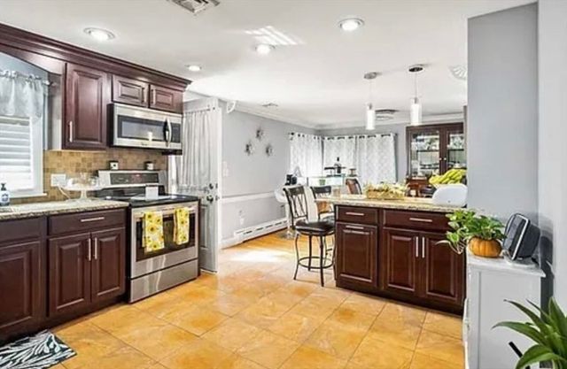 3 Greenview Rd 3, Stoneham, MA 02180