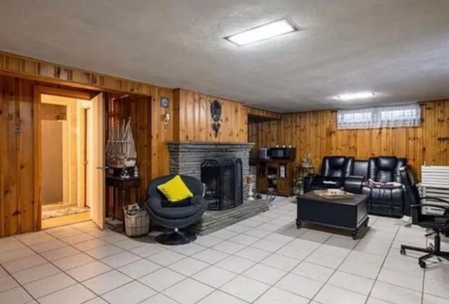 3 Greenview Rd 3, Stoneham, MA 02180