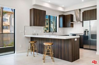 530 N Hayworth Avenue 3/4, Los Angeles, CA 90048