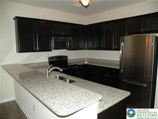 631 Linden Street, Coopersburg Boro, PA 18036