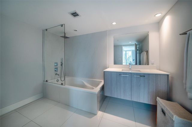 1133 102nd St 504, Bay Harbor Islands, FL 33154