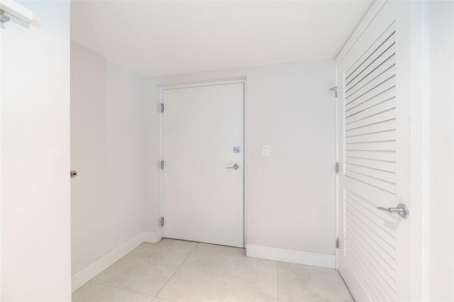 1133 102nd St 504, Bay Harbor Islands, FL 33154