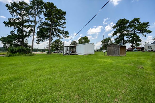108 Monroe Street, Willis, TX 77378