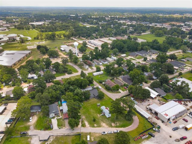 108 Monroe Street, Willis, TX 77378