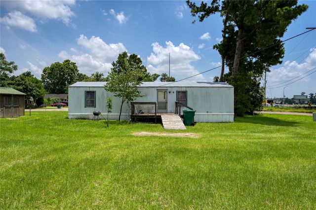 108 Monroe Street, Willis, TX 77378