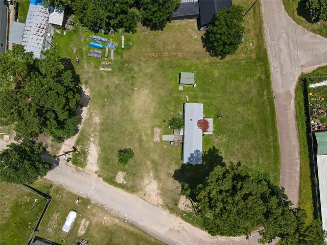 108 Monroe Street, Willis, TX 77378