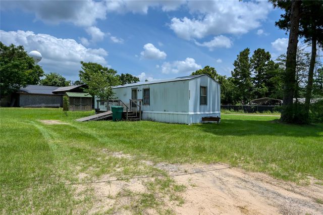 108 Monroe Street, Willis, TX 77378