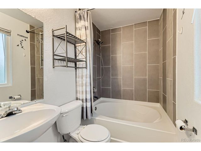 128 S Moline St, Aurora, CO 80012