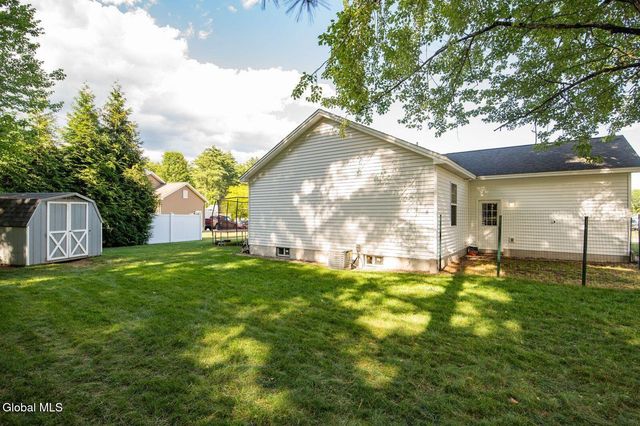 5 Charlton Lane, Queensbury, NY 12804
