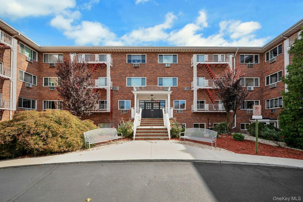 838 Pelhamdale Road 1C, New Rochelle, NY 10801 — exterior