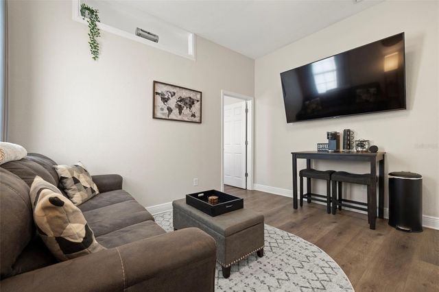 2526 W UNION STREET, Tampa, FL 33607