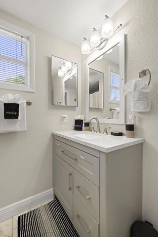 2526 W UNION STREET, Tampa, FL 33607