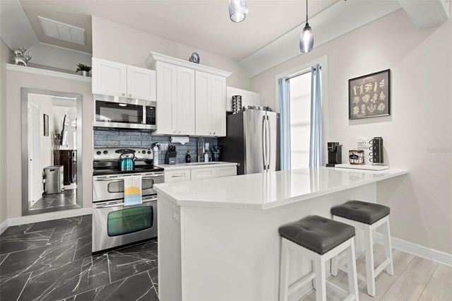2526 W UNION STREET, Tampa, FL 33607