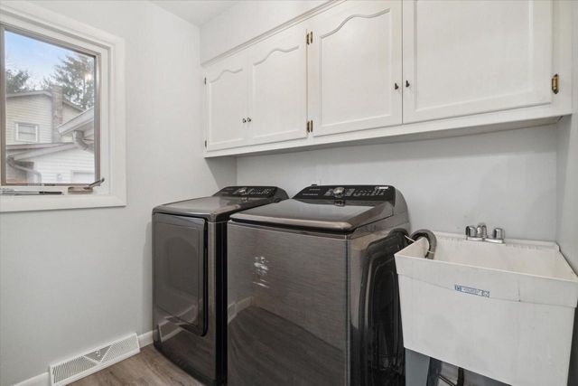 7118 N 124th STREET, Milwaukee, WI 53224