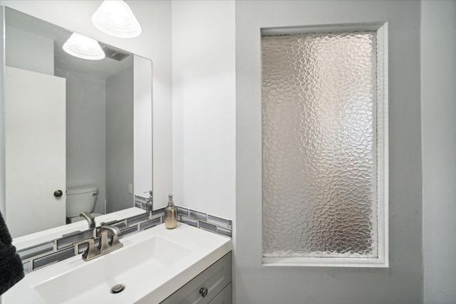 7118 N 124th STREET, Milwaukee, WI 53224