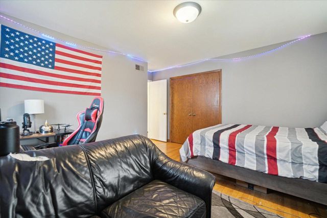 7118 N 124th STREET, Milwaukee, WI 53224