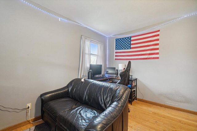 7118 N 124th STREET, Milwaukee, WI 53224