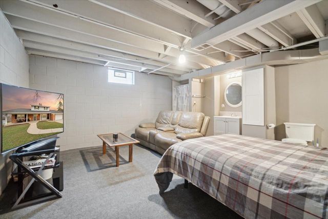 7118 N 124th STREET, Milwaukee, WI 53224