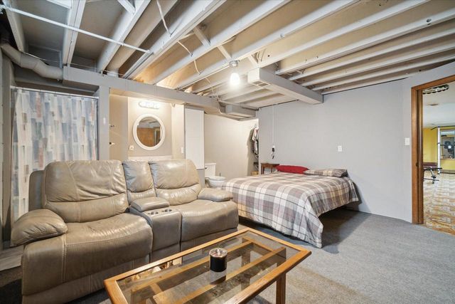 7118 N 124th STREET, Milwaukee, WI 53224