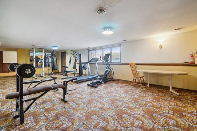 7118 N 124th STREET, Milwaukee, WI 53224