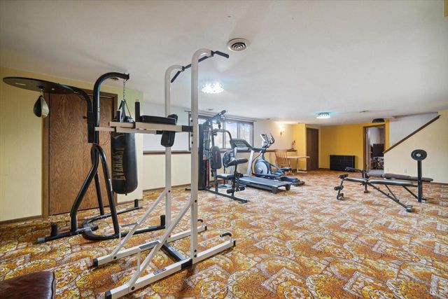 7118 N 124th STREET, Milwaukee, WI 53224