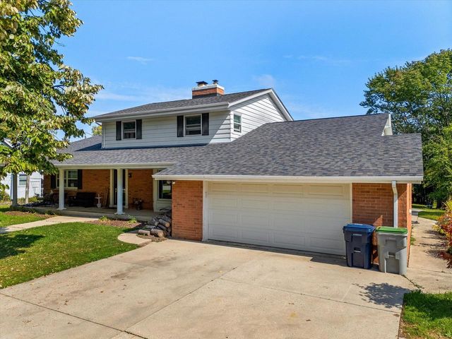 7118 N 124th STREET, Milwaukee, WI 53224