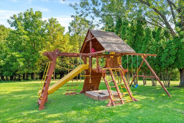 7118 N 124th STREET, Milwaukee, WI 53224