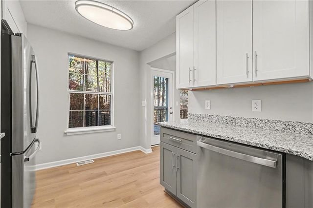 2816 Crest Ridge SW Way, Marietta, GA 30060