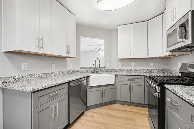 2816 Crest Ridge SW Way, Marietta, GA 30060