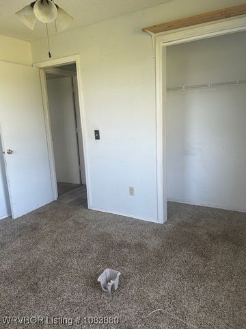 39254 Leflore Road, Wister, OK 74966