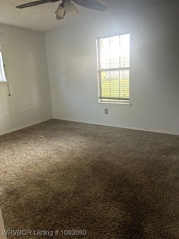 39254 Leflore Road, Wister, OK 74966