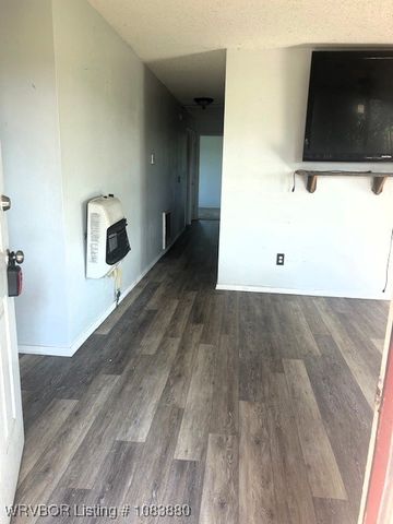 39254 Leflore Road, Wister, OK 74966