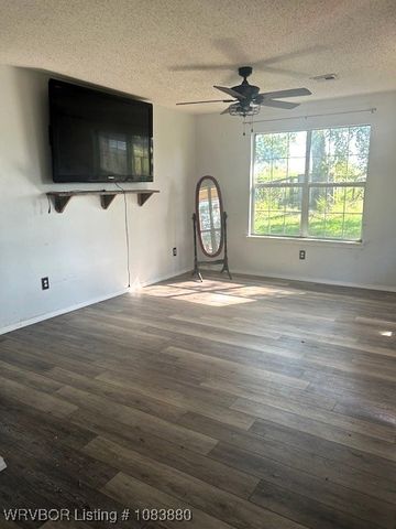 39254 Leflore Road, Wister, OK 74966