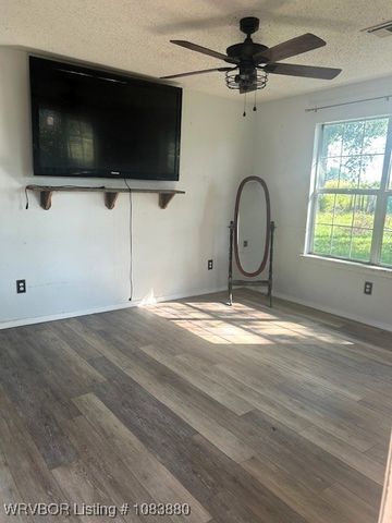 39254 Leflore Road, Wister, OK 74966