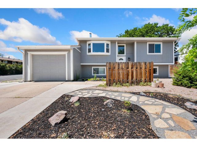 2045 Crystal Ct, Loveland, CO 80537