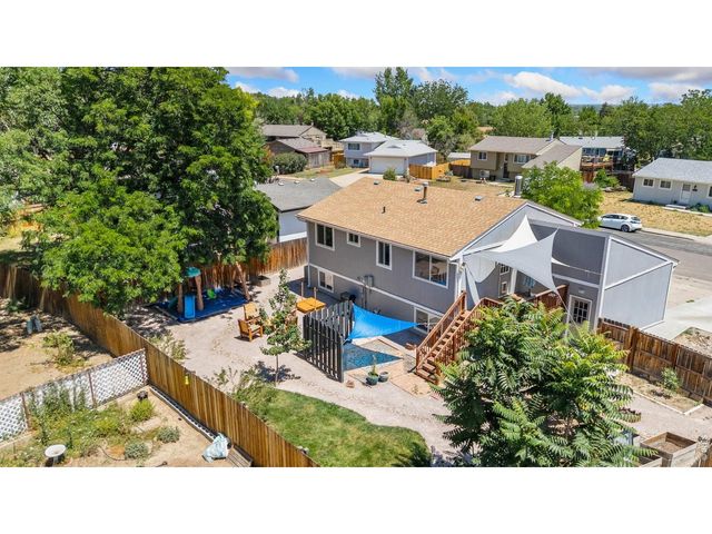 2045 Crystal Ct, Loveland, CO 80537