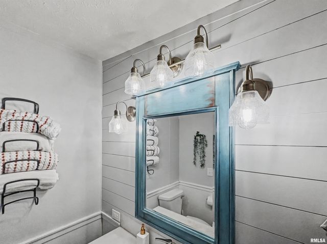 3060 Egyptian Hills Drive, Creal Springs, IL 62922