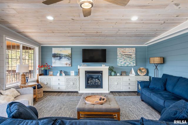 3060 Egyptian Hills Drive, Creal Springs, IL 62922