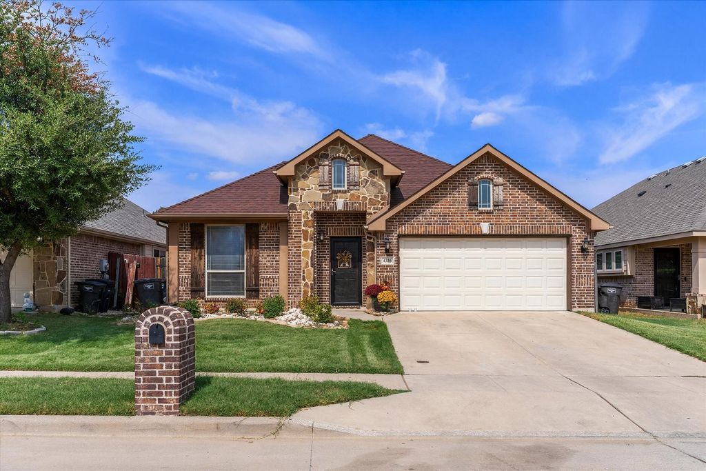 4336 Sweet Clover Lane, Fort Worth, TX 76036 — exterior