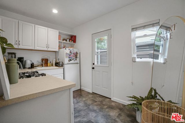705 Flower Avenue, Venice, CA 90291
