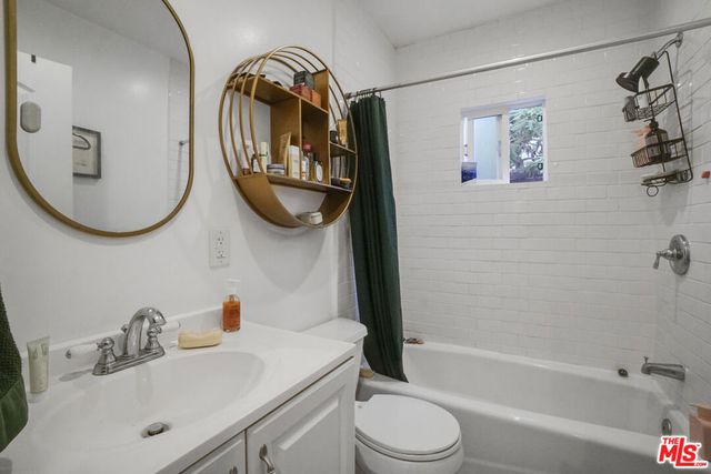 705 Flower Avenue, Venice, CA 90291