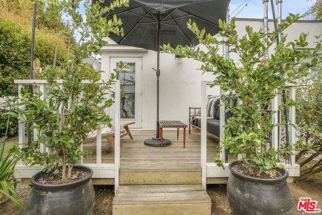 705 Flower Avenue, Venice, CA 90291