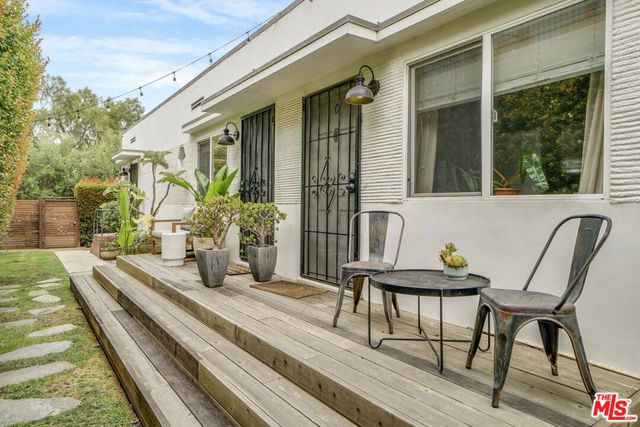 705 Flower Avenue, Venice, CA 90291