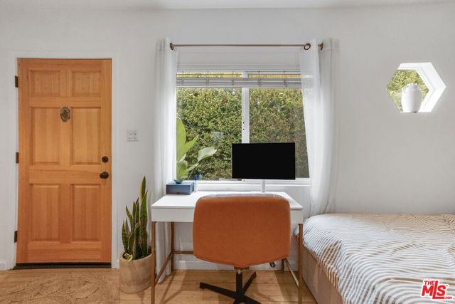 705 Flower Avenue, Venice, CA 90291