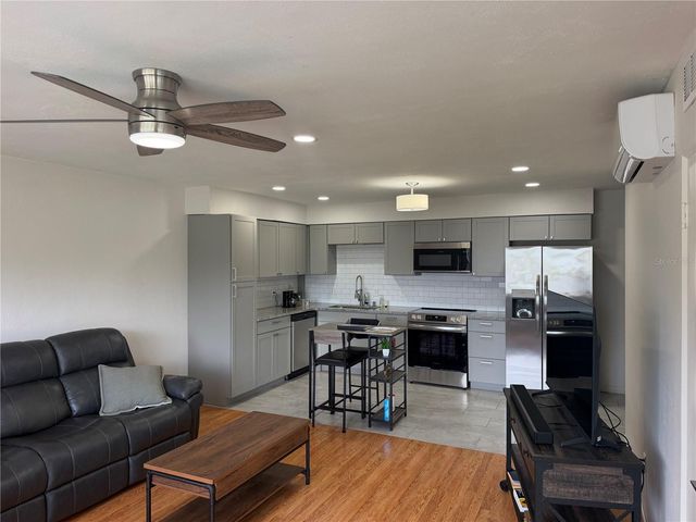 416 73RD AVENUE N 205, St Petersburg, FL 33702