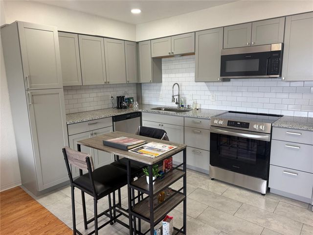 416 73RD AVENUE N 205, St Petersburg, FL 33702