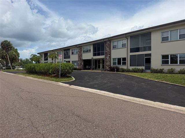 416 73RD AVENUE N 205, St Petersburg, FL 33702