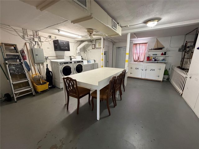 416 73RD AVENUE N 205, St Petersburg, FL 33702