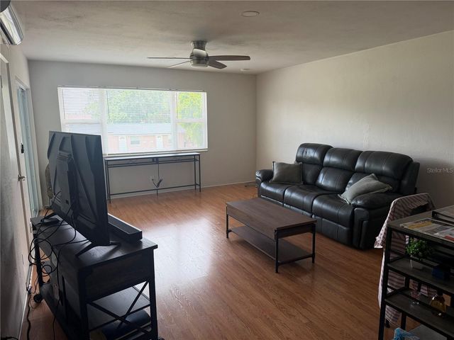 416 73RD AVENUE N 205, St Petersburg, FL 33702